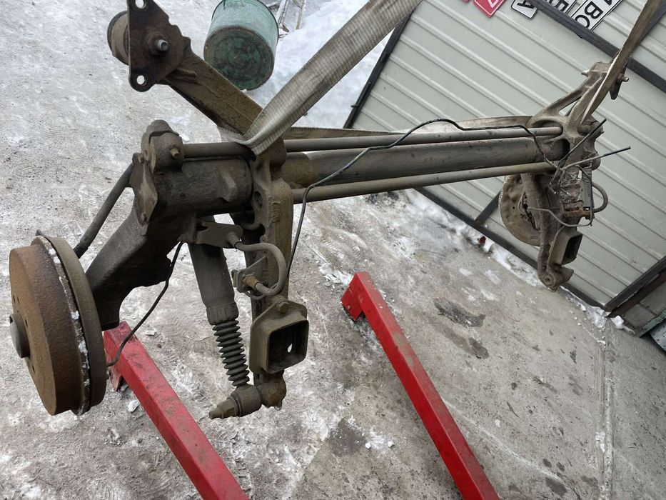 продам балку Пежо партнер