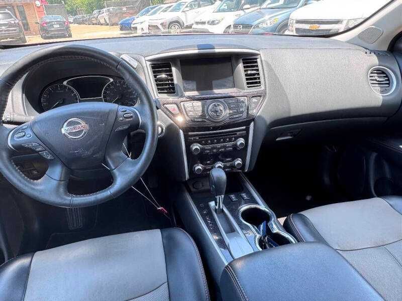 2020 Nissan Pathfinder SL