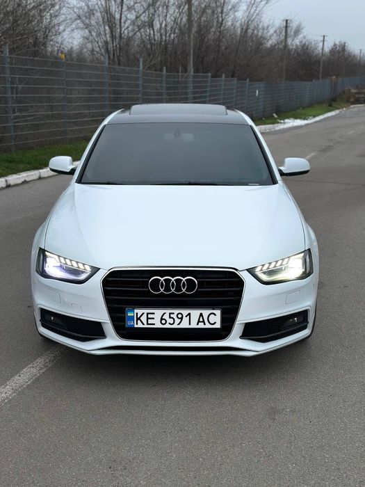Ауди А 4. Автомат, 2.0 т. 2013 год.