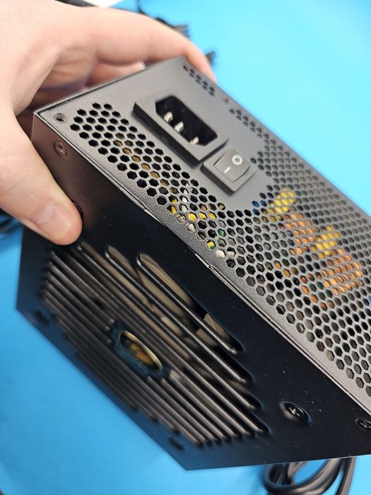 Не Робочий Топовий Блок Живлення до ПК Cougar Gex750 на 750 Watt