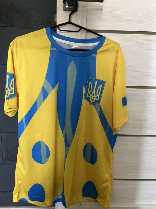 Футболка україна