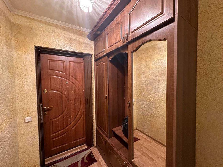 терміново здам 3-кімнатну з ремонотом і меблями Урлівська 23б