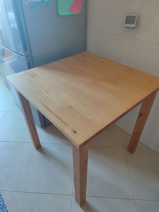 Mesa quadrada ikea