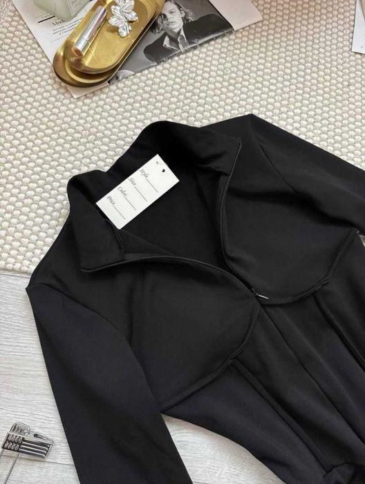 Теплый комбинезон на микрофлисе с корсетными швами размер М