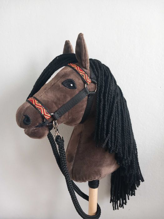 Hobby horse, konik na kiju, gniady, ciemnobrązowy A4