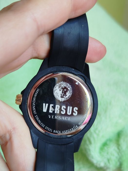 Zegarek Versace versus