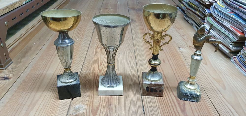 Taças, troféus, antigos