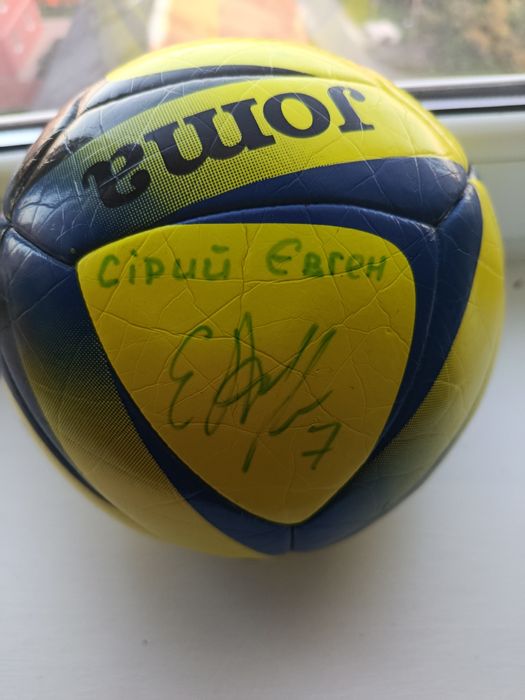 Продам футзальний м'яч розмір 4