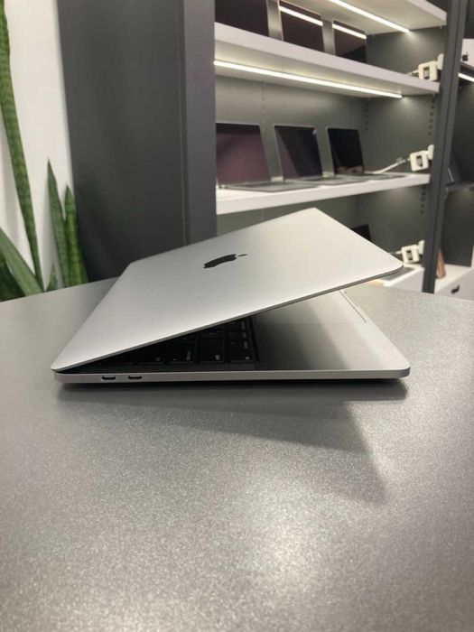 Ноутбук MacBook Pro 13 2020 i5 8GB ОЗУ 256 SSD ГАРАНТІЯ Магазин 85524