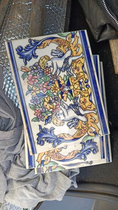 2,30 m² de azulejos com 100 a mão pintados a mão para desocupar
