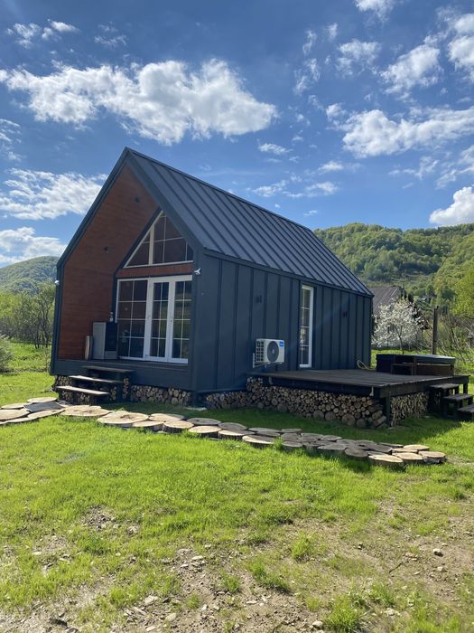 Задється будинок в Рибник