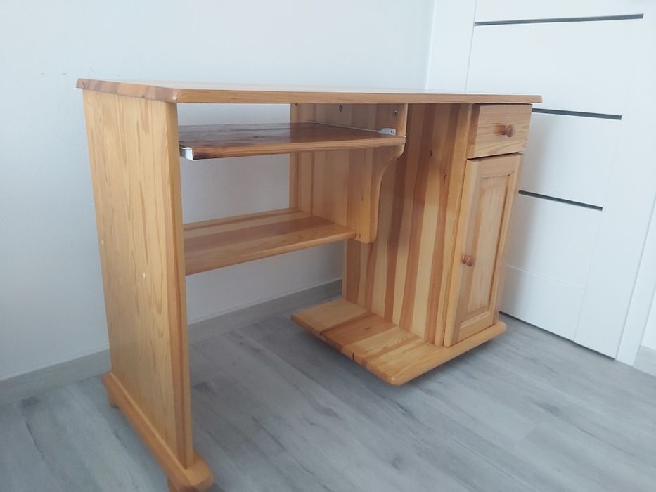 Biurko sosnowe - stan bardzo dobry