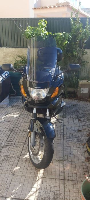 Moto Honda Deauville ano 1998 bom estado com prendas, não aceito trocas