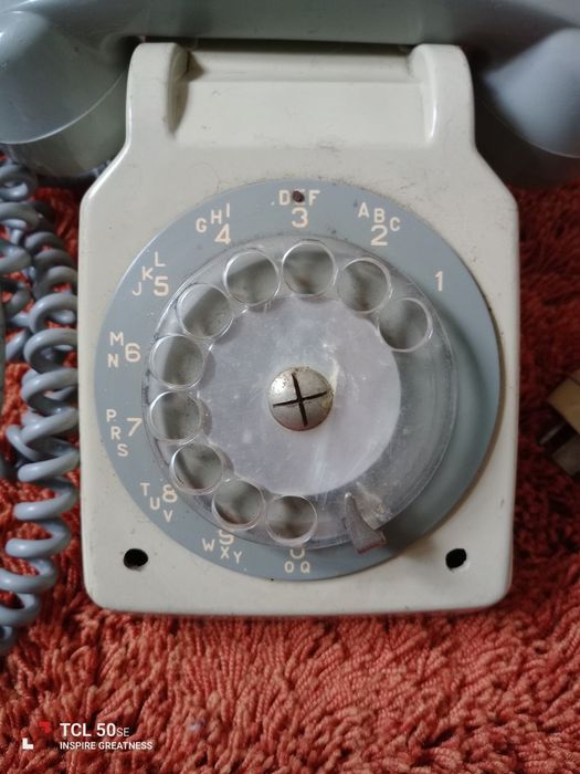 Telefone muito antigo. 20€ retirar na lameira Celorico de basto