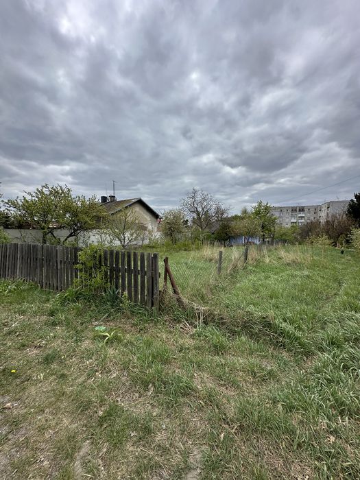Продаж зем.-діл під забудову в Жовкві (центр)