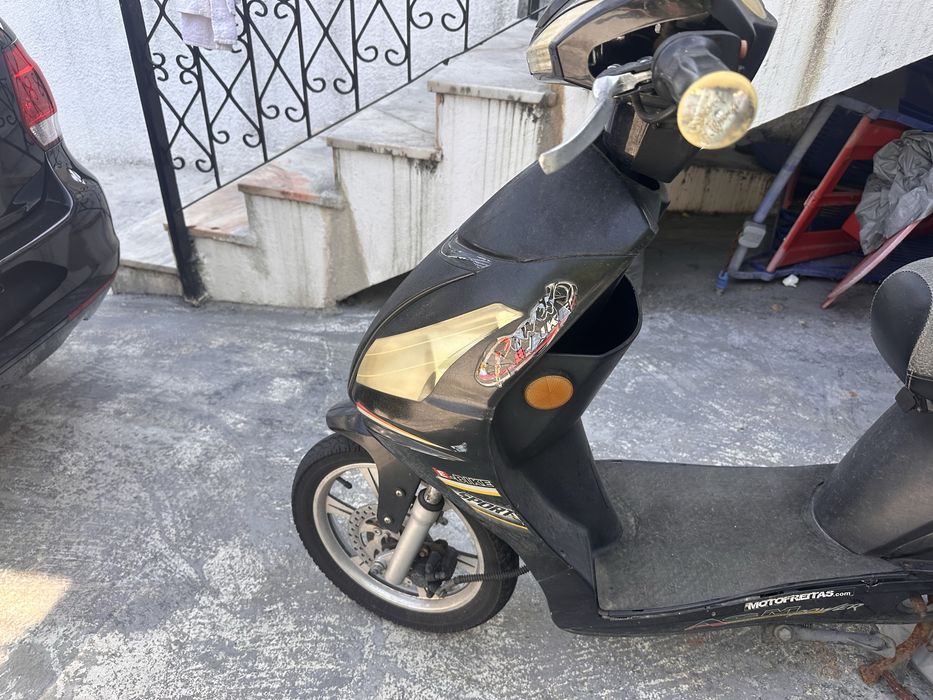 Moto eletrica.