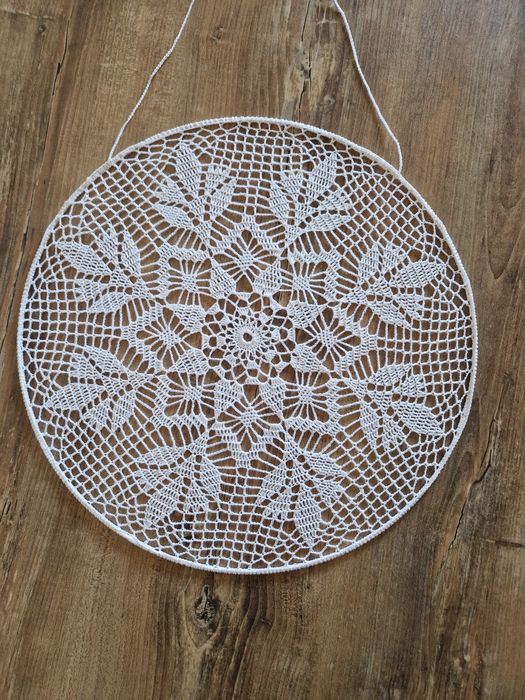 Ozdoba szydełkowa do okna  obręcz 40 cm