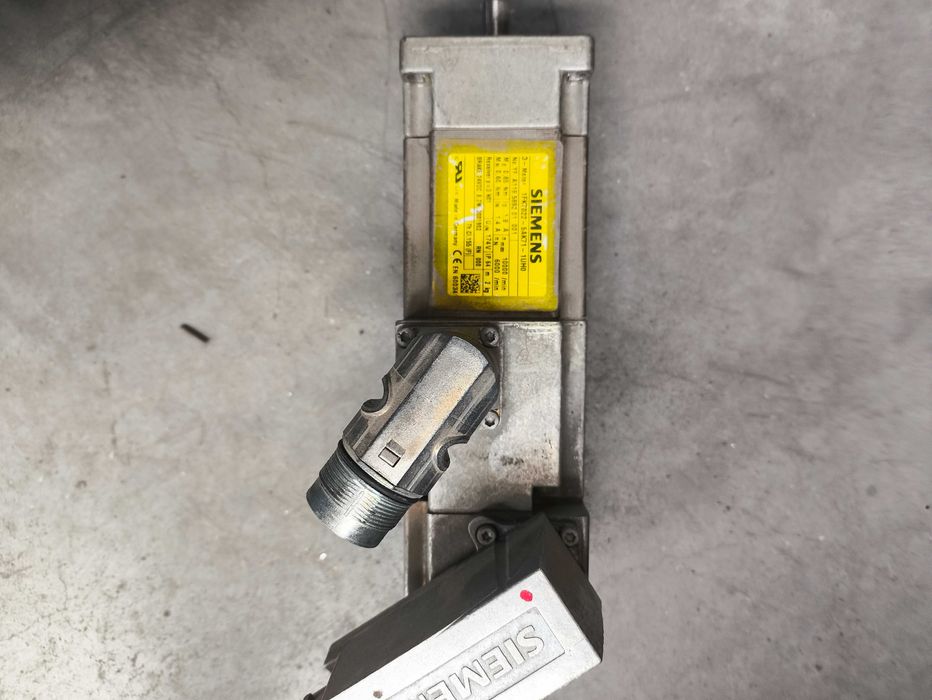 SIEMENS 1FK7022-5AK71-1UH0 serwomotor