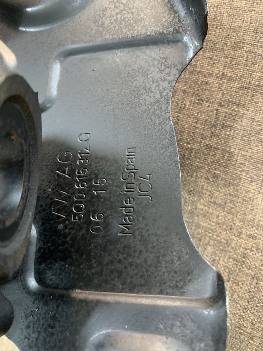 VW Golf 7 Цапфа ліва права з ABS в зборі