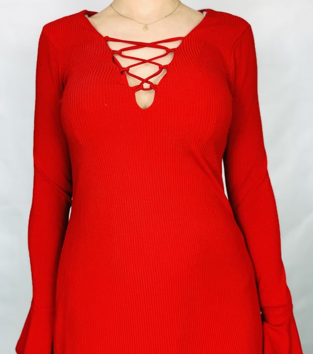 Czerwona sukienka z wiązanym dekoltem S 36