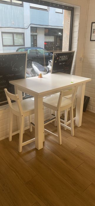 Mesa alta branca IKEA