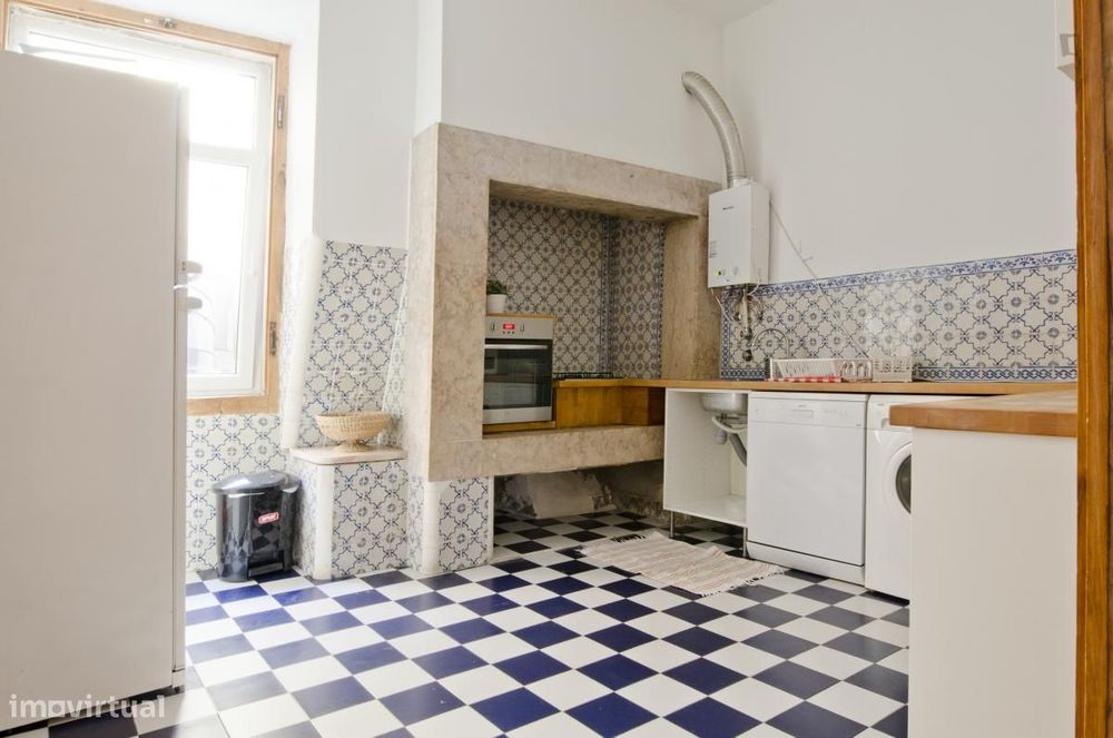 Quarto - localizado em Santa Apolónia Lisbon
