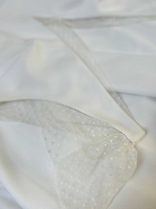 suknia ślubna agata wojtkiewicz quiet luxury prosta lekka tren