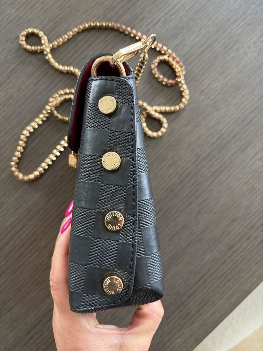Torebka damska Louis Vuitton / czarna ze zlotym lancuszkiiem