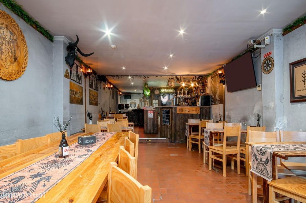 Trespasse De Bar Com Negócio Consolidado Em Almada Velha