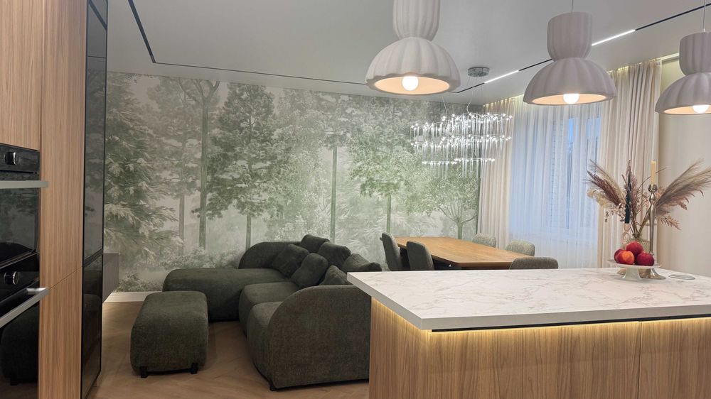 Величезна квартира з дизайнерським ремонтом в самому Центрі.  Газ