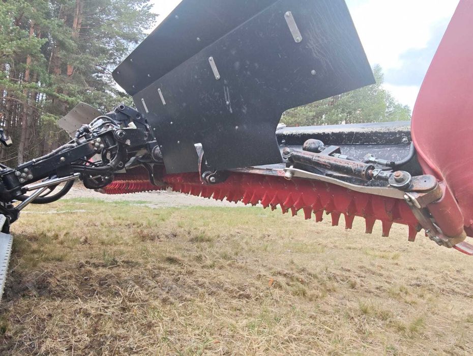 Ratrak Prinoth Bison spychacz koszenie łąk bagien Pisten Bully Kasbohrer pług frez