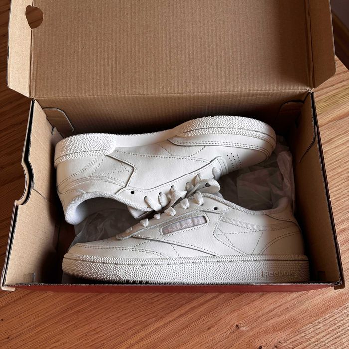 Buty damskie Reebok Club C 85 tennis białe z różowymi napisami