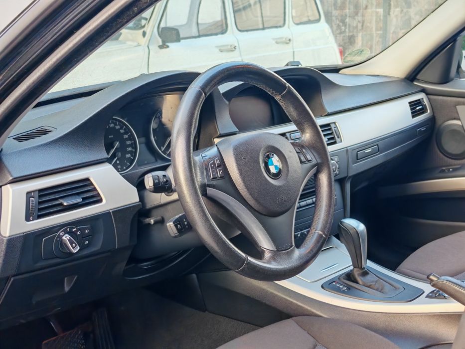 BMW 318i 2009 LCI Facelift – Automático – 143 cv