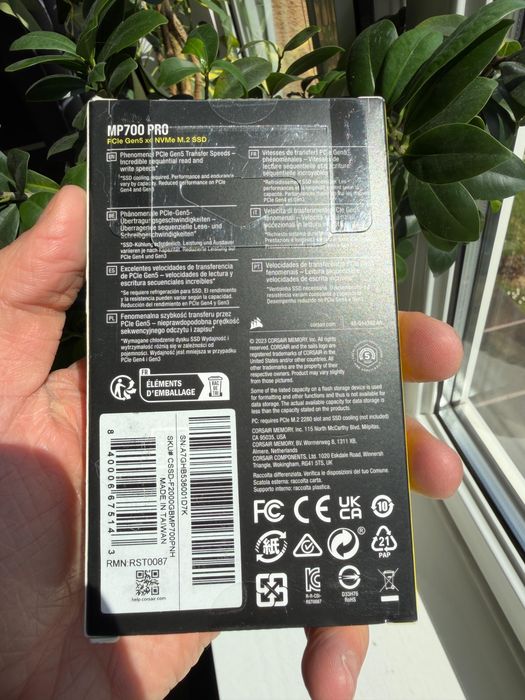 Corsair MP700 PRO 2TB PCIe Gen5 NVMe SSD 12400MBs Odczyt M.2 TOMI-TECH