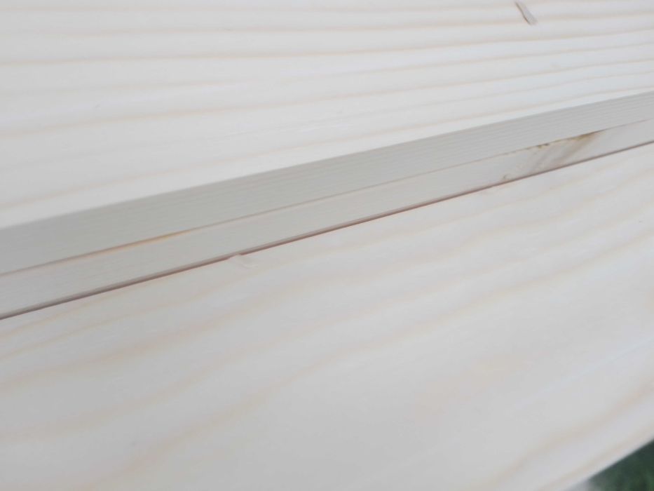 Nowa deska heblowana świerkowa