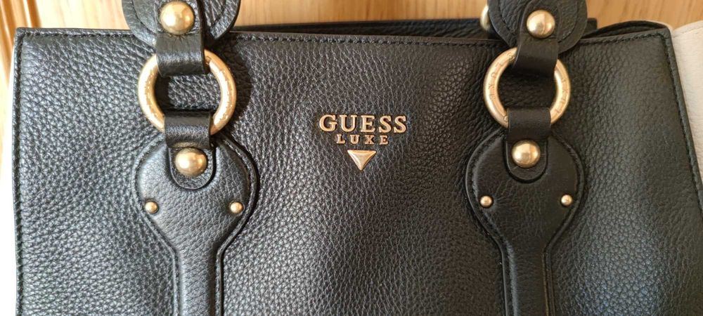 Mala em pele Guess Luxe