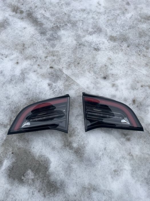 Фонарі Tesla Model 3