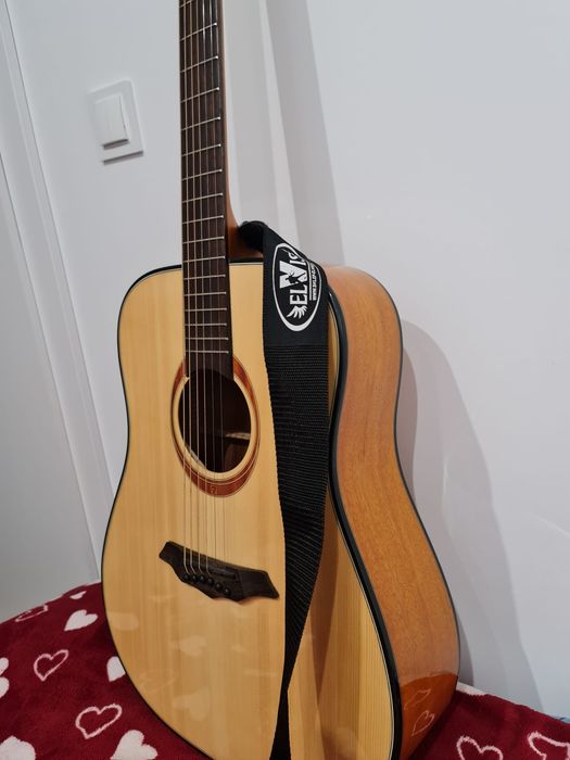 Gitara nowa z futerałem i paskiem w zestawie