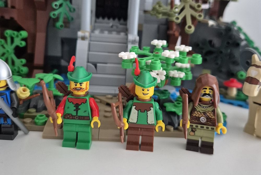 Lego 910001 BrickLink  Castle Zamek w lesie
