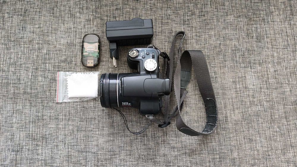 Цифровий фотоапарат Panasonic Lumix FZ18