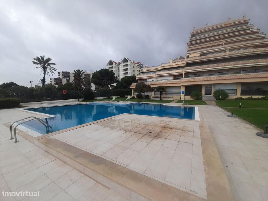 Apartamento T2 com jardim, Cascais