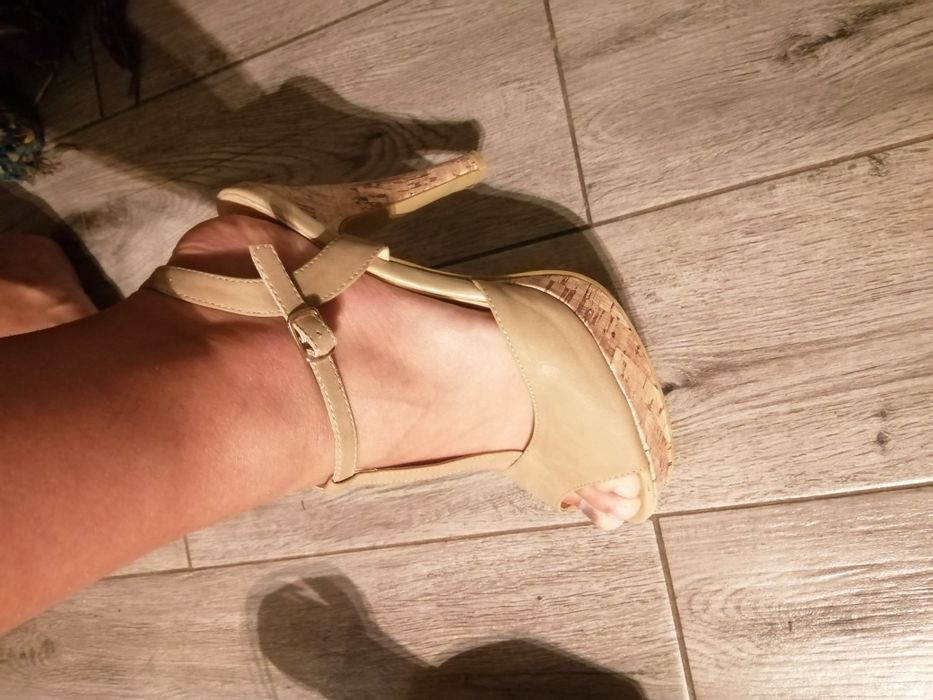 Sandały platforma szpilka beżowe rozmiar 39