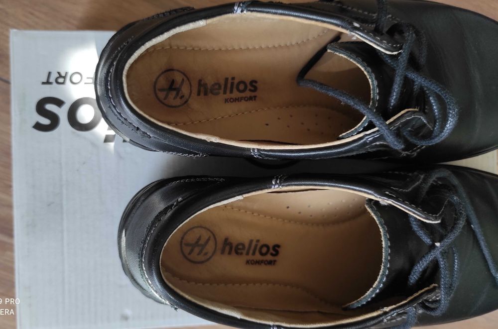 Skórzane półbuciki marki Helios