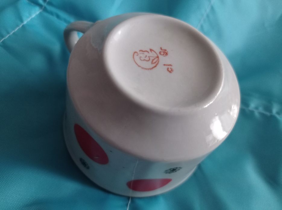 Чашки різні, з принтом, всякі, серветниця металева