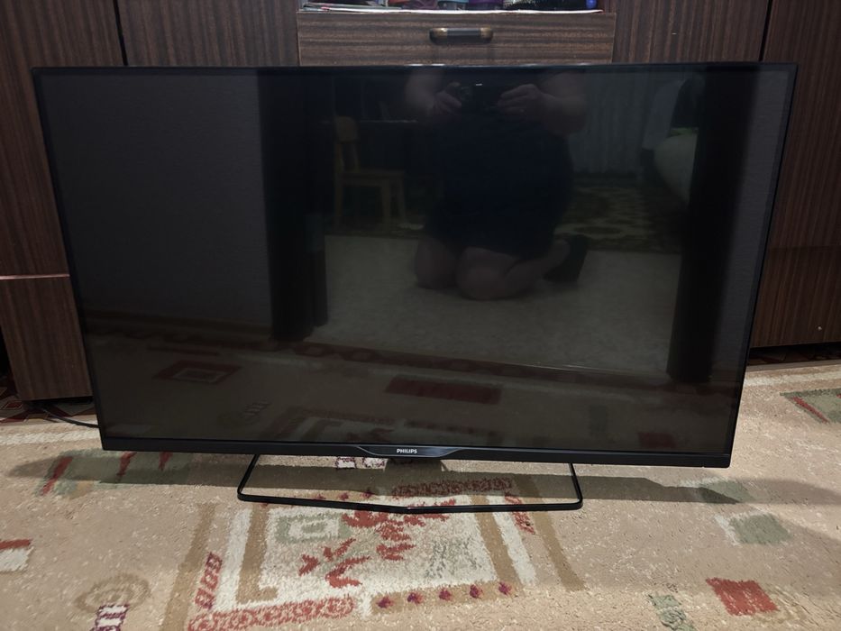 Телевізор Philips 42PFH5209/88