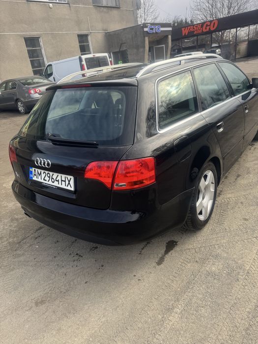 Audi A4B7 універсал 1.6 бензин