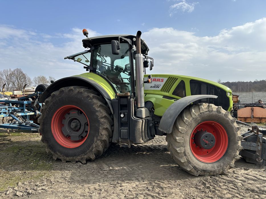 Ciagnik rolniczy Claas Axion 940