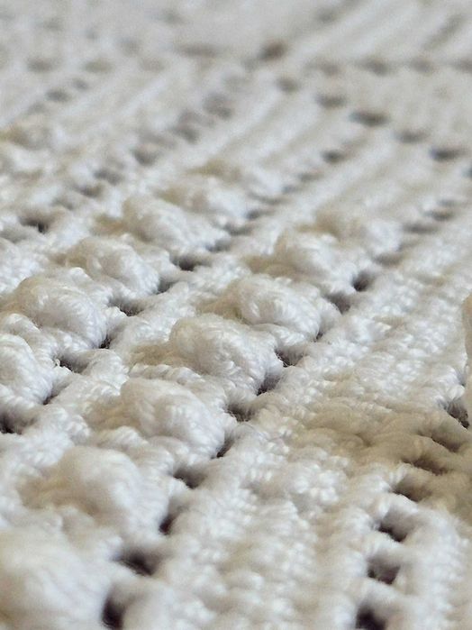 Colcha de crochê feita à mão
