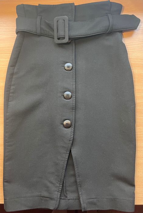 Спідниця олівець з поясом.