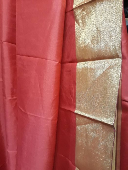 Індійське сарі. Різноманітні кольори